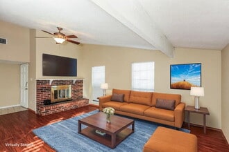 1913 Sandra Ln in Grand Prairie, TX - Building Photo - Building Photo