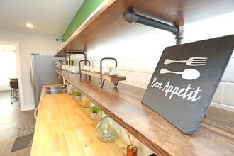 Hideaway in Lexington, KY - Foto de edificio - Interior Photo