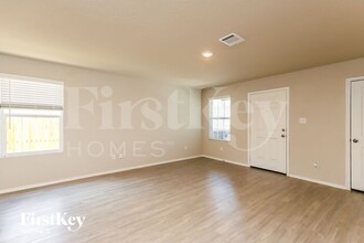 10802 Prusiner Dr in Converse, TX - Building Photo - Building Photo