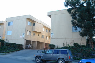 Acosta Plaza Apartments in Salinas, CA - Building Photo - Building Photo