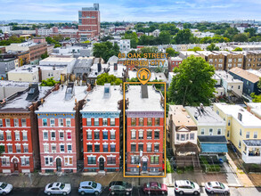 63 Oak St in Jersey City, NJ - Building Photo - Building Photo