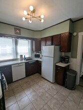 37 Pearl St, Unit 1st floor apt near Tufts in Medford, MA - Foto de edificio - Building Photo