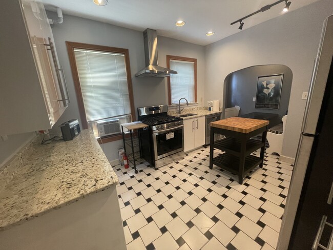 28 Weld Hill St, Unit #1