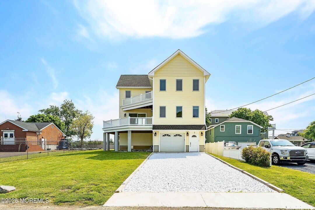 3 Grant Ave in Rumson, NJ - Building Photo