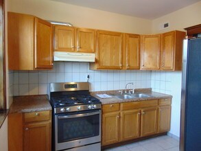 6245 S Sacramento Ave, Unit 1 in Chicago, IL - Building Photo - Building Photo
