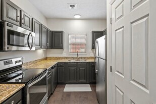 4805 Lyons View Pike, Unit 4805 Lyons View Pike in Knoxville, TN - Building Photo
