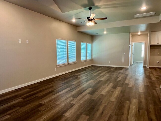 6604 Bent Wood Villas Dr in Oklahoma City, OK - Building Photo - Building Photo