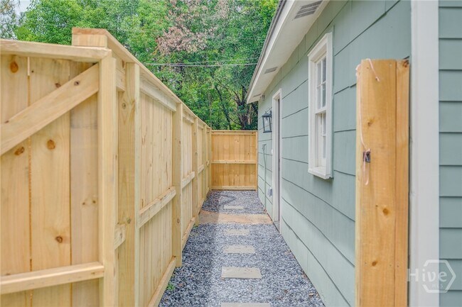 2142 E 42nd St in Savannah, GA - Building Photo - Building Photo