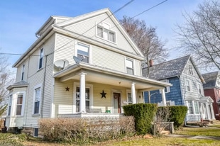 413 W Maple St, Unit 3 in North Canton, OH - Building Photo