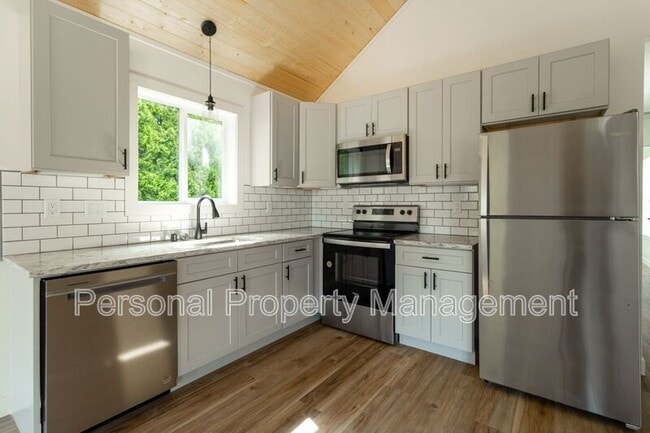 8005 NE 32nd St in Vancouver, WA - Building Photo - Building Photo