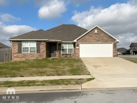 2116 Misti Woods St in Gentry, AR - Building Photo