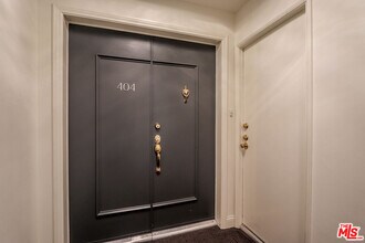 121 S Palm Dr in Beverly Hills, CA - Building Photo - Building Photo