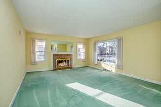 701 E Fairmount Ave in Whitefish Bay, WI - Building Photo - Building Photo