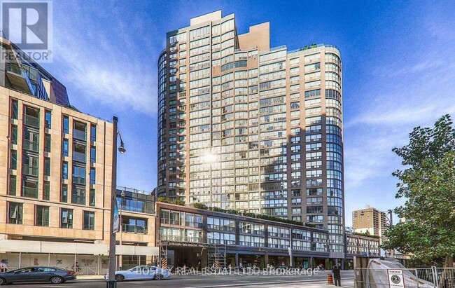 24-624 Wellesley St W