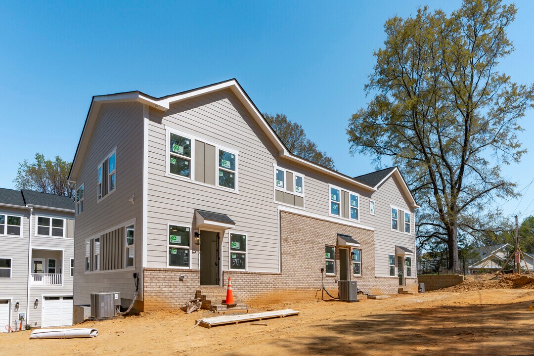 3934 Hager Dr in Charlotte, NC - Building Photo