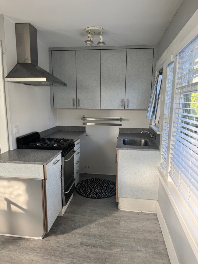 4116 S Carolina Pl in San Pedro, CA - Foto de edificio - Building Photo