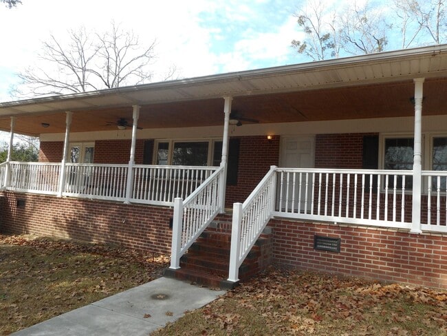 property at 3067 India Hook Rd