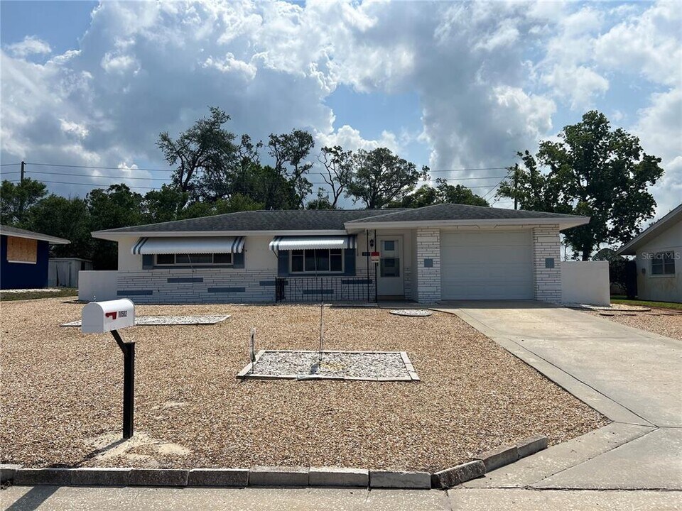10502 Laburnum Dr in Port Richey, FL - Building Photo