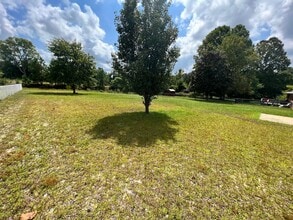 5650 Lost Creek Dr in Sumter, SC - Building Photo - Building Photo