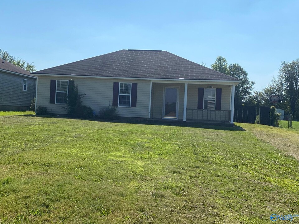 166 Stafford Rd in Hazel Green, AL - Building Photo