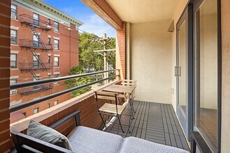 1001 Clinton St in Hoboken, NJ - Building Photo - Building Photo