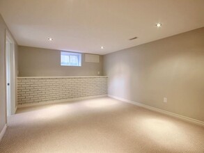 105 Harold Av in Brantford, ON - Building Photo - Building Photo