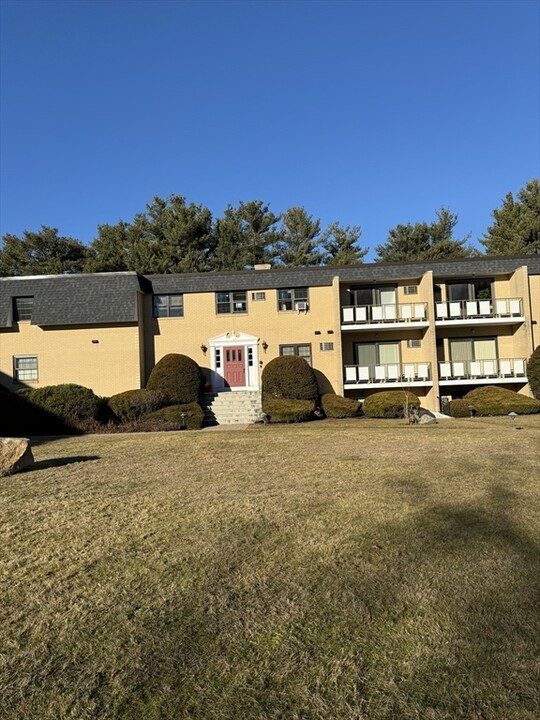 40 Bigelow Ave, Unit #21 in Watertown, MA - Building Photo