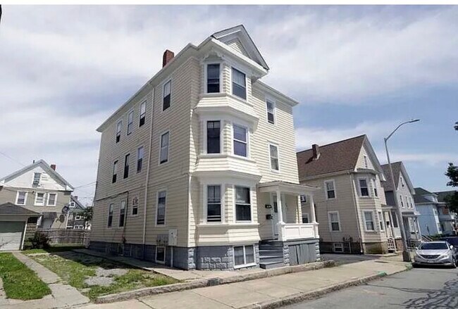545 Rivet St in New Bedford, MA - Building Photo - Building Photo
