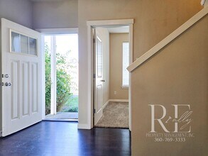 1564 NE Odessa Way in Poulsbo, WA - Building Photo - Building Photo