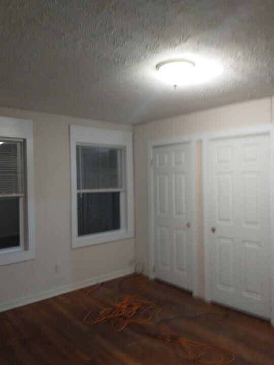 201 Pleasant St in Claremont, NH - Building Photo