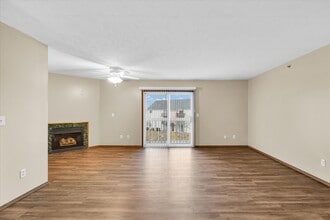 Rainbow Circle Apartments in Bloomington, IL - Building Photo - Building Photo