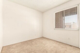 5742 N 43rd Dr in Glendale, AZ - Building Photo - Building Photo