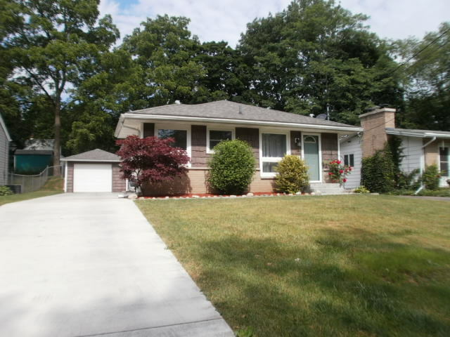 429 Jennison Ave in Kalamazoo, MI - Building Photo