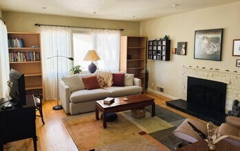 489 Swain Ave in Sebastopol, CA - Building Photo - Building Photo