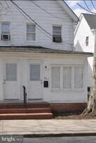 81 Chestnut St in Salem, NJ - Building Photo