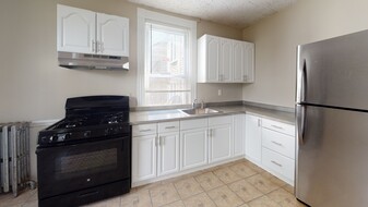 240 Cypress St, Unit 1 in Brookline, MA - Building Photo