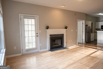 101 Spring Heights Ln in Smyrna, GA - Building Photo - Building Photo