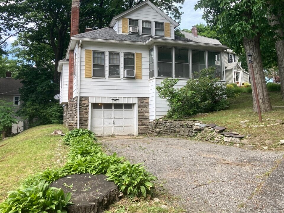 109 Green Hill Pkwy in Worcester, MA - Building Photo