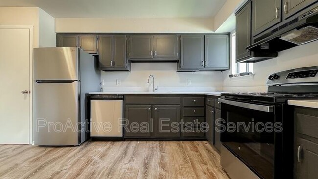 1373 E Tanners Creek Dr in Norfolk, VA - Building Photo - Building Photo