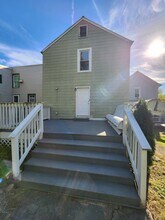 95 3rd Ave, Unit 2 in Rensselaer, NY - Foto de edificio - Building Photo