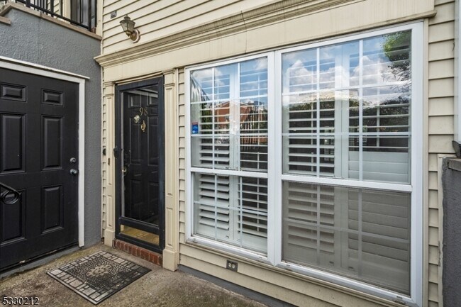98 Vaughan Dr in Newark, NJ - Building Photo - Building Photo