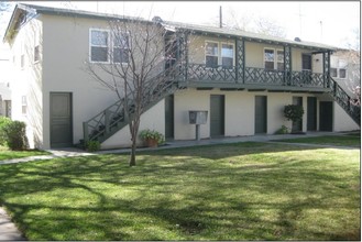 481 N 9th St in Colton, CA - Foto de edificio - Building Photo