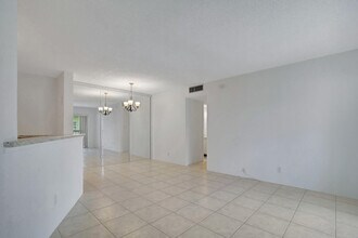7515 S Oriole Blvd in Delray Beach, FL - Building Photo - Building Photo