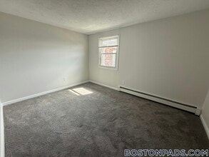 48 Dean St in Norwood, MA - Building Photo - Building Photo