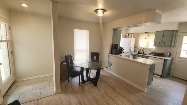 property at 1005 W Martin Luther King Jr Blvd