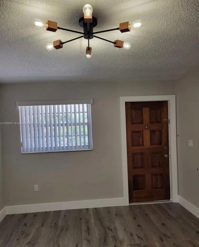 827 SW 11th Ave in Miami, FL - Building Photo - Building Photo