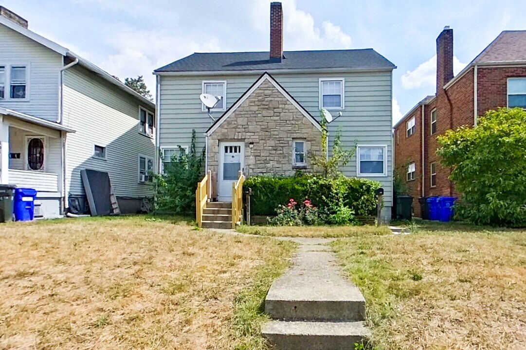 98-100 N Westmoor Ave-Unit -100 in Columbus, OH - Building Photo