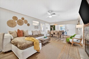 10546 53rd Ave N in St. Petersburg, FL - Building Photo