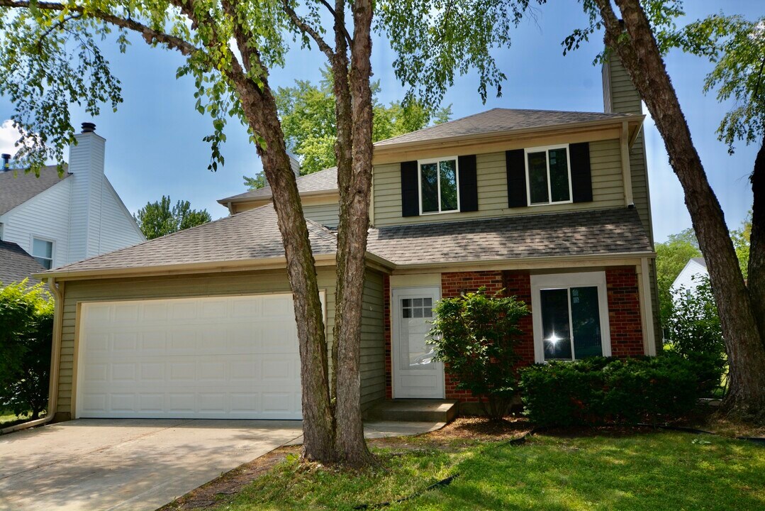 1776 Brookdale Rd in Naperville, IL - Building Photo