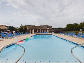 Steeplechase at Parkview in Fort Wayne, IN - Foto de edificio - Building Photo